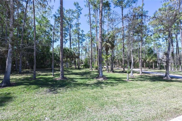 1520 Oakes BLVD, Naples, FL 34119