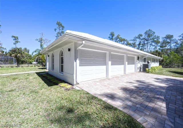 1520 Oakes BLVD, Naples, FL 34119