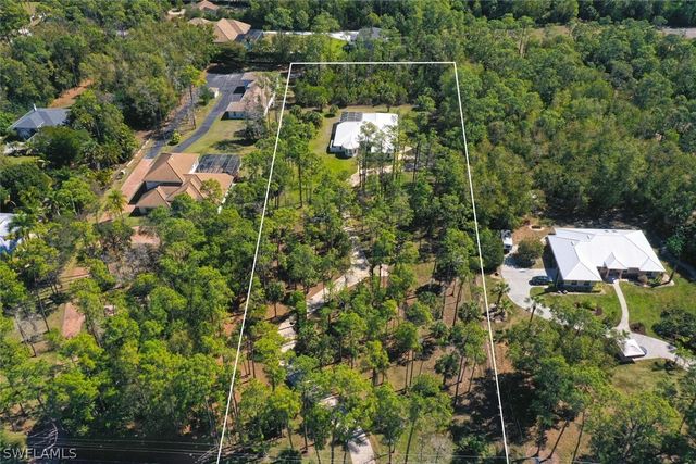 1520 Oakes BLVD, Naples, FL 34119