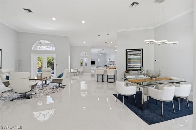 1520 Oakes BLVD, Naples, FL 34119