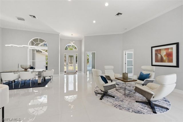 1520 Oakes BLVD, Naples, FL 34119