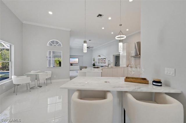 1520 Oakes BLVD, Naples, FL 34119