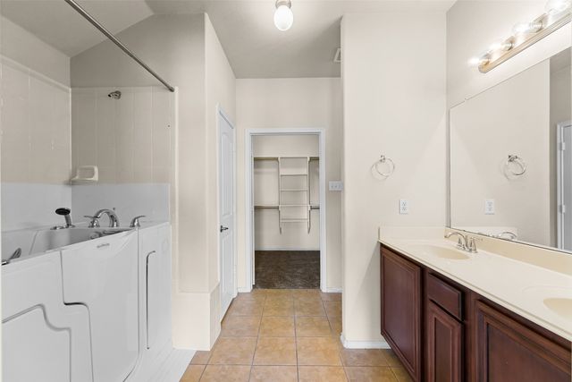 2023 Sterling Gate Drive, Heartland, TX 75126