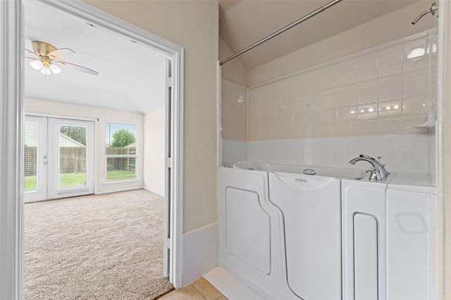 2023 Sterling Gate Drive, Heartland, TX 75126