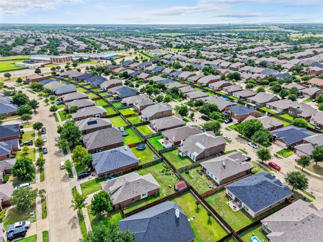 2023 Sterling Gate Drive, Heartland, TX 75126