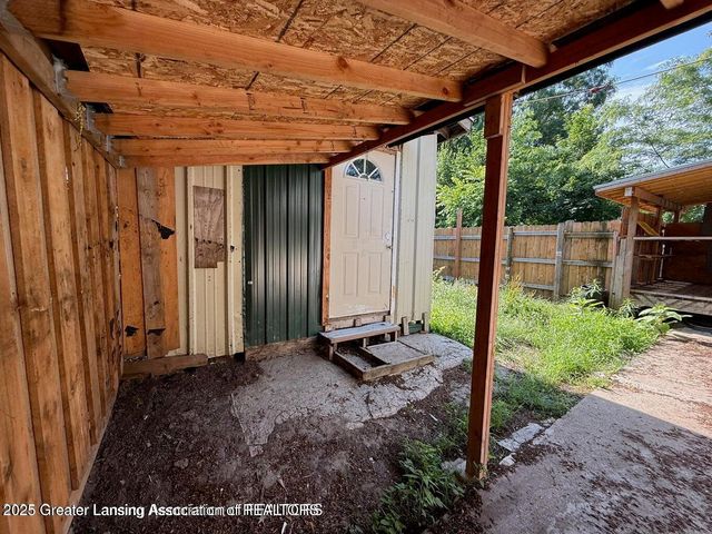 1624 N High Street, Lansing, MI 48906