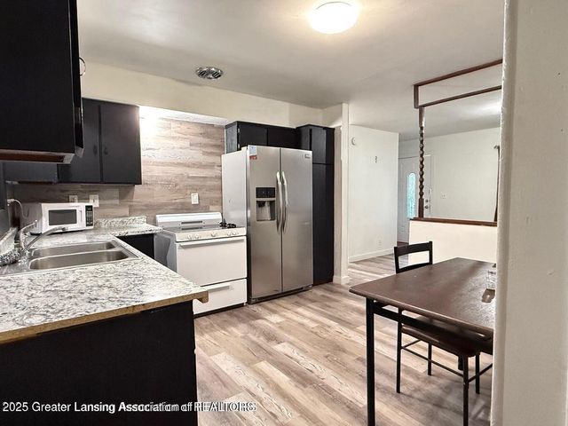 1624 N High Street, Lansing, MI 48906