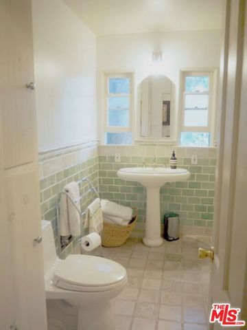 11720 Laurelcrest Drive, Studio City, CA 91604