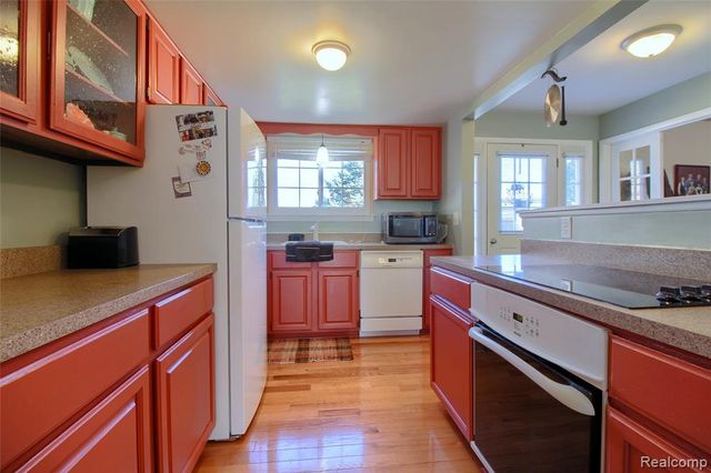 9780 Cambridge Cambridge Ct. 3, South Lyon, MI 48178