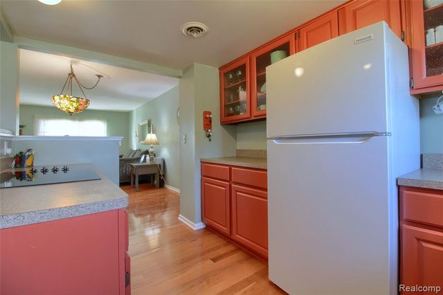 9780 Cambridge Cambridge Ct. 3, South Lyon, MI 48178