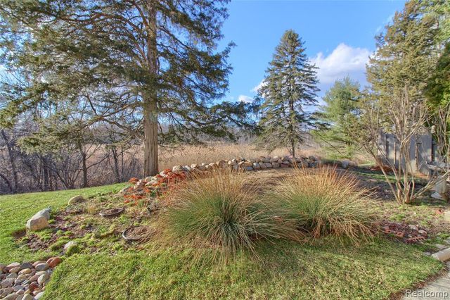 9780 Cambridge Cambridge Ct. 3, South Lyon, MI 48178