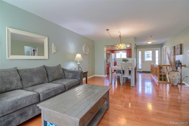 9780 Cambridge Cambridge Ct. 3, South Lyon, MI 48178