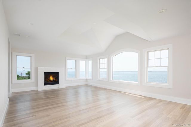 7 Convent Lane, Center Moriches, NY 11934