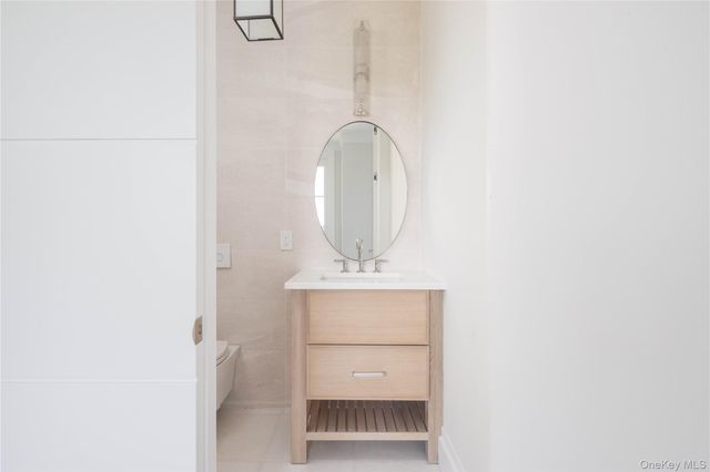 7 Convent Lane, Center Moriches, NY 11934