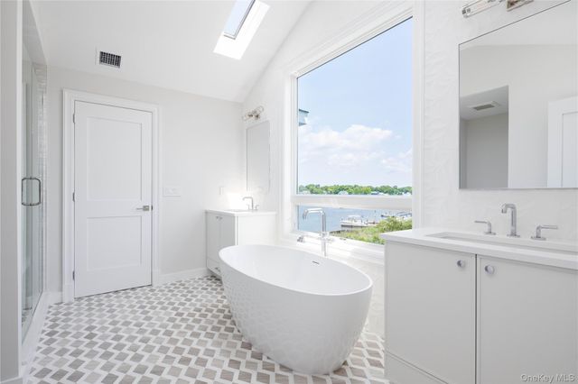 7 Convent Lane, Center Moriches, NY 11934