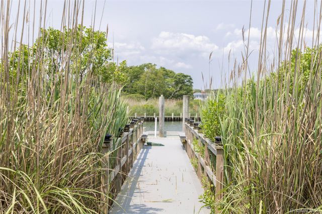 7 Convent Lane, Center Moriches, NY 11934