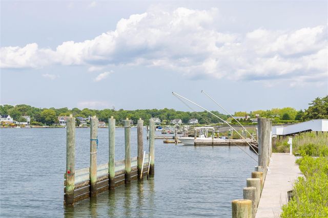 7 Convent Lane, Center Moriches, NY 11934