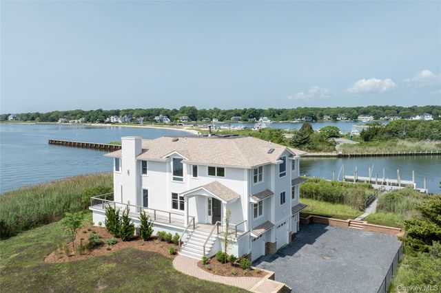 7 Convent Lane, Center Moriches, NY 11934