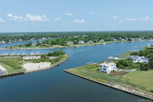 7 Convent Lane, Center Moriches, NY 11934