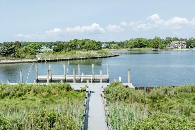 7 Convent Lane, Center Moriches, NY 11934