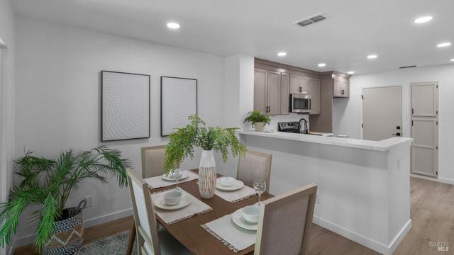 873 Knights Cir, Vallejo, CA 94591