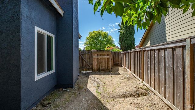 873 Knights Cir, Vallejo, CA 94591