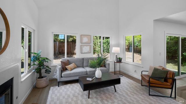 873 Knights Cir, Vallejo, CA 94591