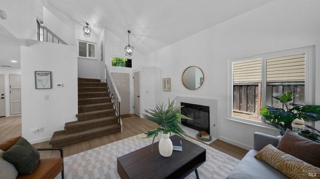 873 Knights Cir, Vallejo, CA 94591