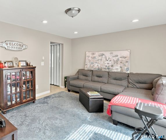 466 Middletown Avenue 7, New Haven, CT 06513