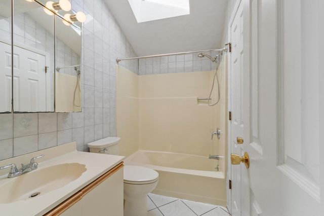 255 North Rd 76, Chelmsford, MA 01824