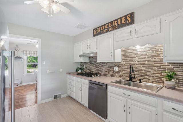 405 Vineyard DRIVE, Richland, PA 15044