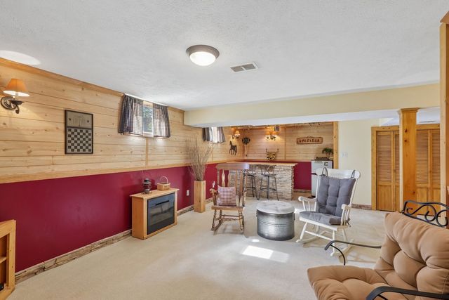 405 Vineyard DRIVE, Richland, PA 15044