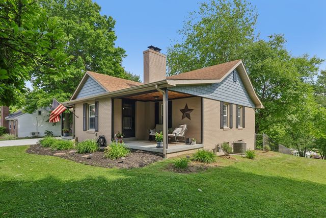 405 Vineyard DRIVE, Richland, PA 15044