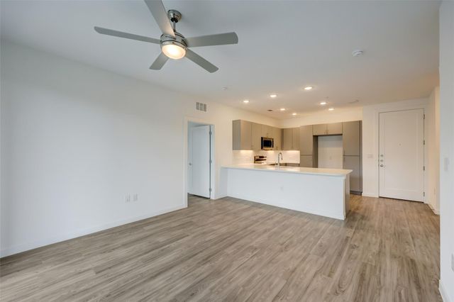 4801 Springdale RD 1101, Austin, TX 78723