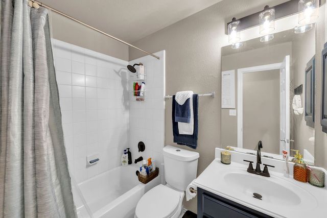 1068 Oak Creek Circle, Royse City, TX 75189
