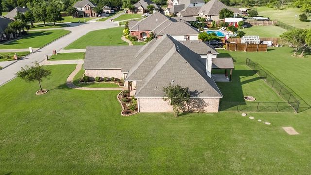1068 Oak Creek Circle, Royse City, TX 75189