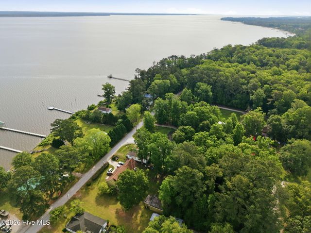175 Pine Cone Lane, Blounts Creek, NC 27814