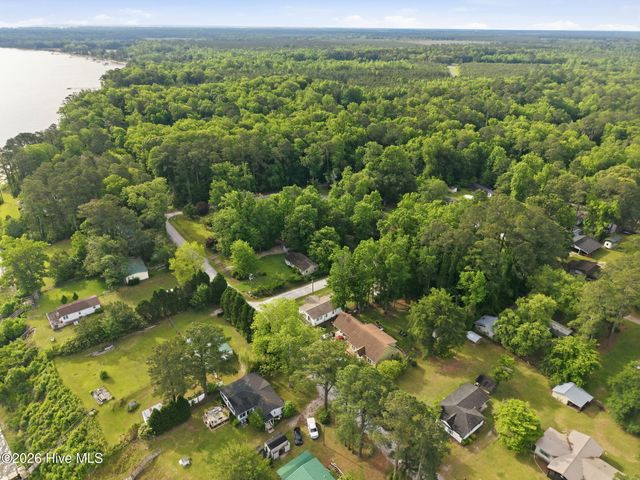 175 Pine Cone Lane, Blounts Creek, NC 27814