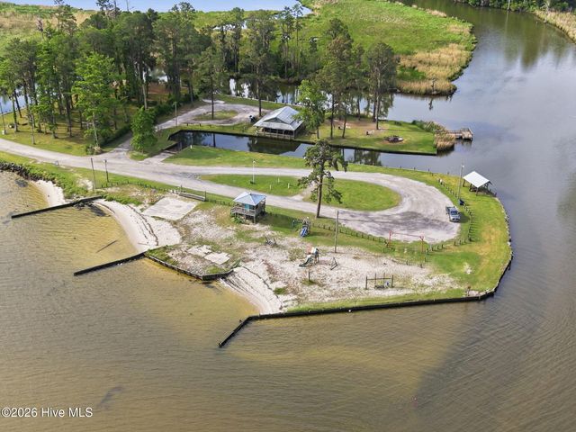 175 Pine Cone Lane, Blounts Creek, NC 27814