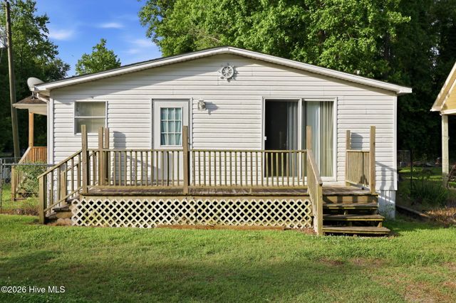 175 Pine Cone Lane, Blounts Creek, NC 27814