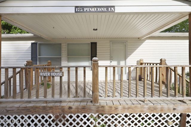175 Pine Cone Lane, Blounts Creek, NC 27814