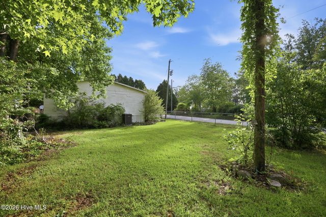 175 Pine Cone Lane, Blounts Creek, NC 27814