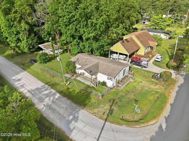 175 Pine Cone Lane, Blounts Creek, NC 27814