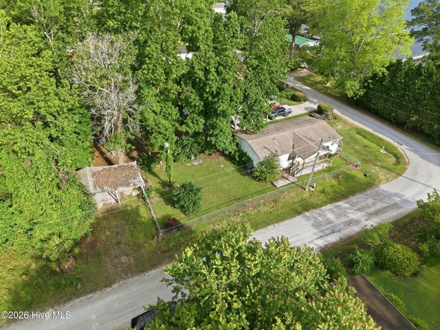175 Pine Cone Lane, Blounts Creek, NC 27814