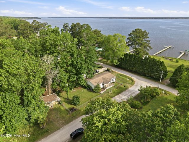 175 Pine Cone Lane, Blounts Creek, NC 27814