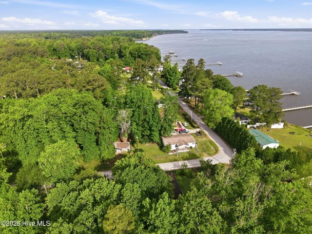 175 Pine Cone Lane, Blounts Creek, NC 27814