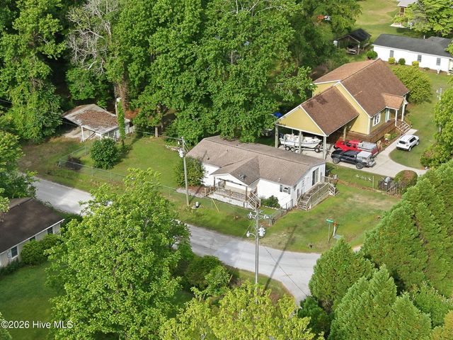 175 Pine Cone Lane, Blounts Creek, NC 27814