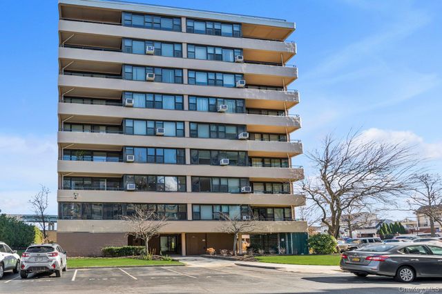 168-01 12 Ave 7B, Beechhurst, NY 11357