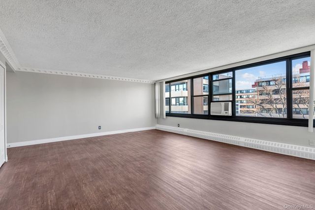 168-01 12 Ave 7B, Beechhurst, NY 11357