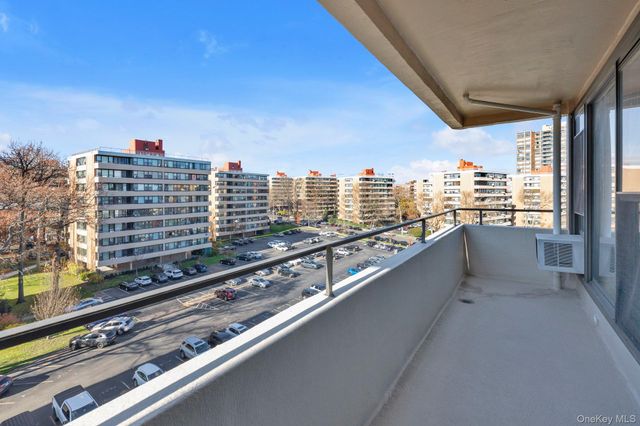 168-01 12 Ave 7B, Beechhurst, NY 11357